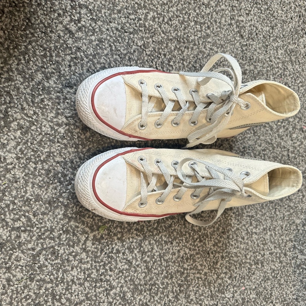 Valentine’s day edition converse